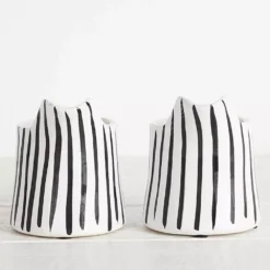 Sovereign Jug -Interior Sales Store 1117257842 C