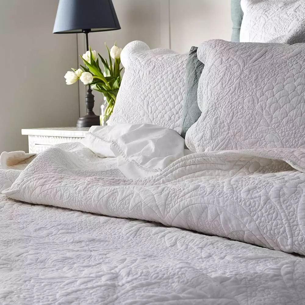 Pembroke Coverlet 240x260 3 Pembroke Coverlet 240x260 - Image 3