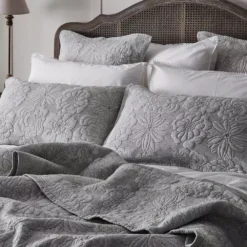 Ava Coverlet 240x260 -Interior Sales Store 1117259374 e