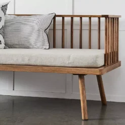 Belvedere Daybed -Interior Sales Store 1117259535 E