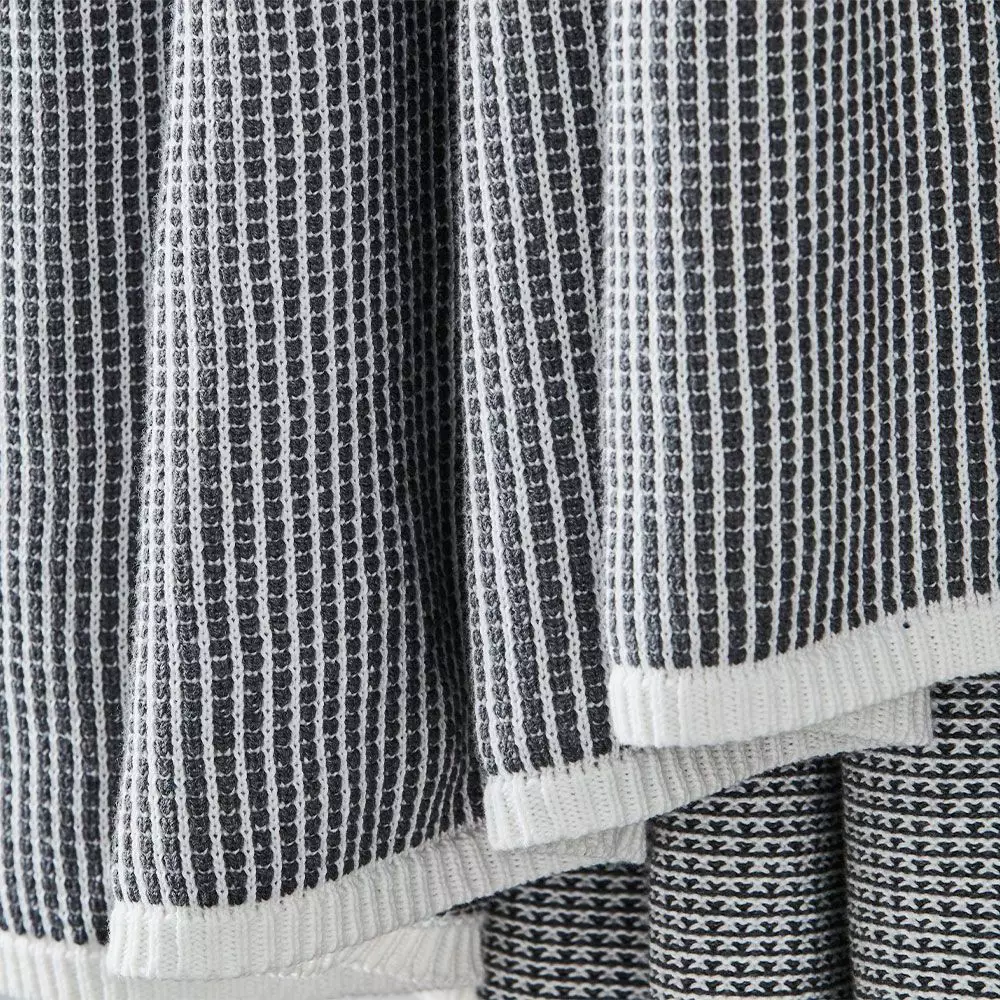 Britta Throw 2 Britta Throw - Image 2