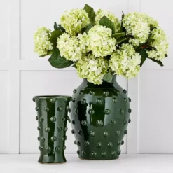 Sovereign Vase -Interior Sales Store 1117261608 d