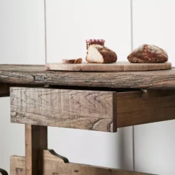 Carpenter's Workbench -Interior Sales Store 2070103 D